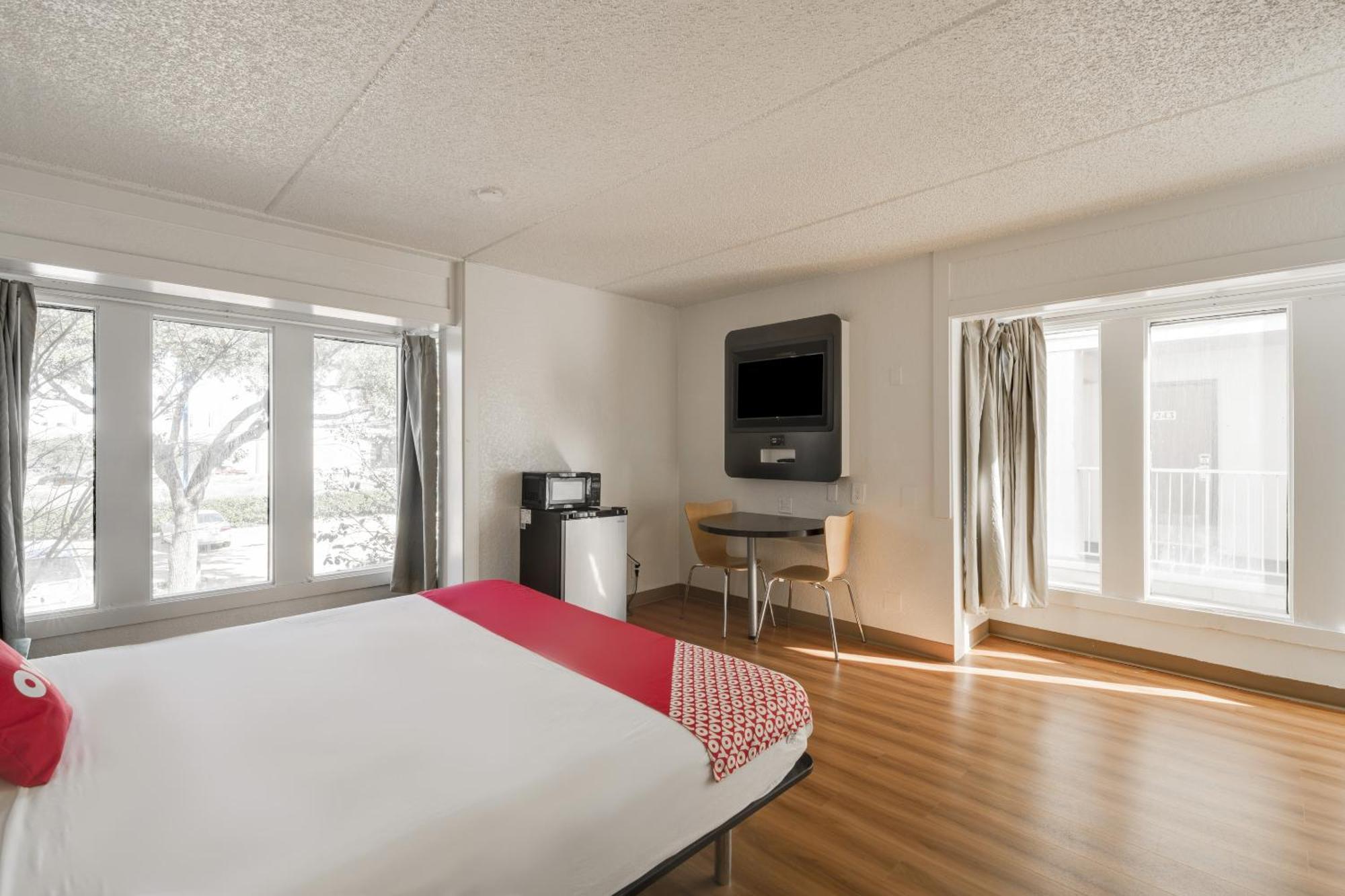 Oyo Hotel Houston Katy Freeway Dış mekan fotoğraf